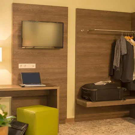 Jakob Downtown, Western Signature Collection Hotel 3*