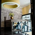 Jakob Downtown, Western Signature Collection