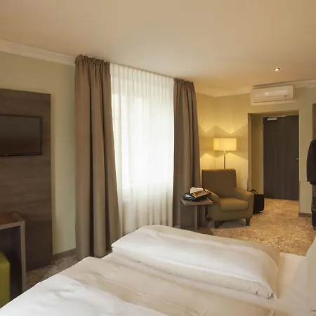Jakob Downtown, Western Signature Collection Готель