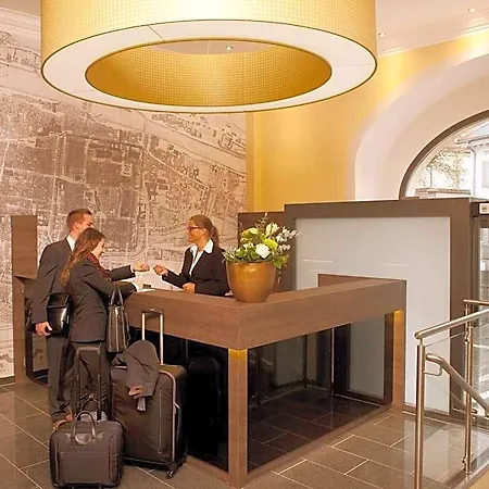 Jakob Hotel 3*