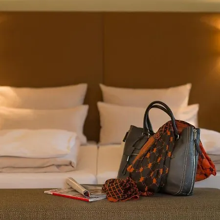 Jakob Downtown, Western Signature Collection Готель