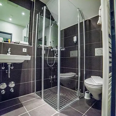 Jakob Downtown, Western Signature Collection Готель