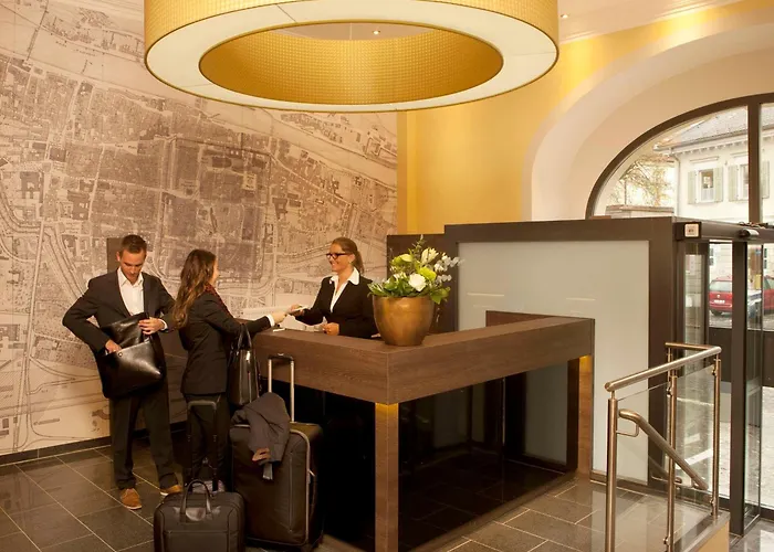 Jakob Downtown, Western Signature Collection 3*