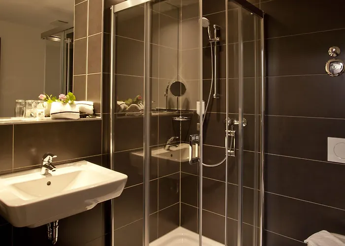 Jakob Downtown, Western Signature Collection 3*