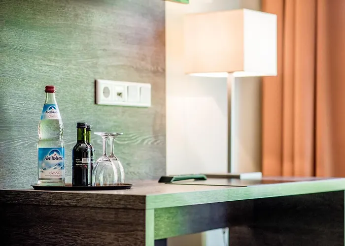 Jakob Downtown, Western Signature Collection